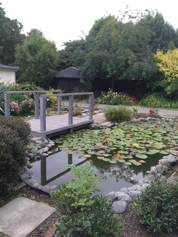 Bed and Breakfast Water Lily Garden Christchurch Esterno foto