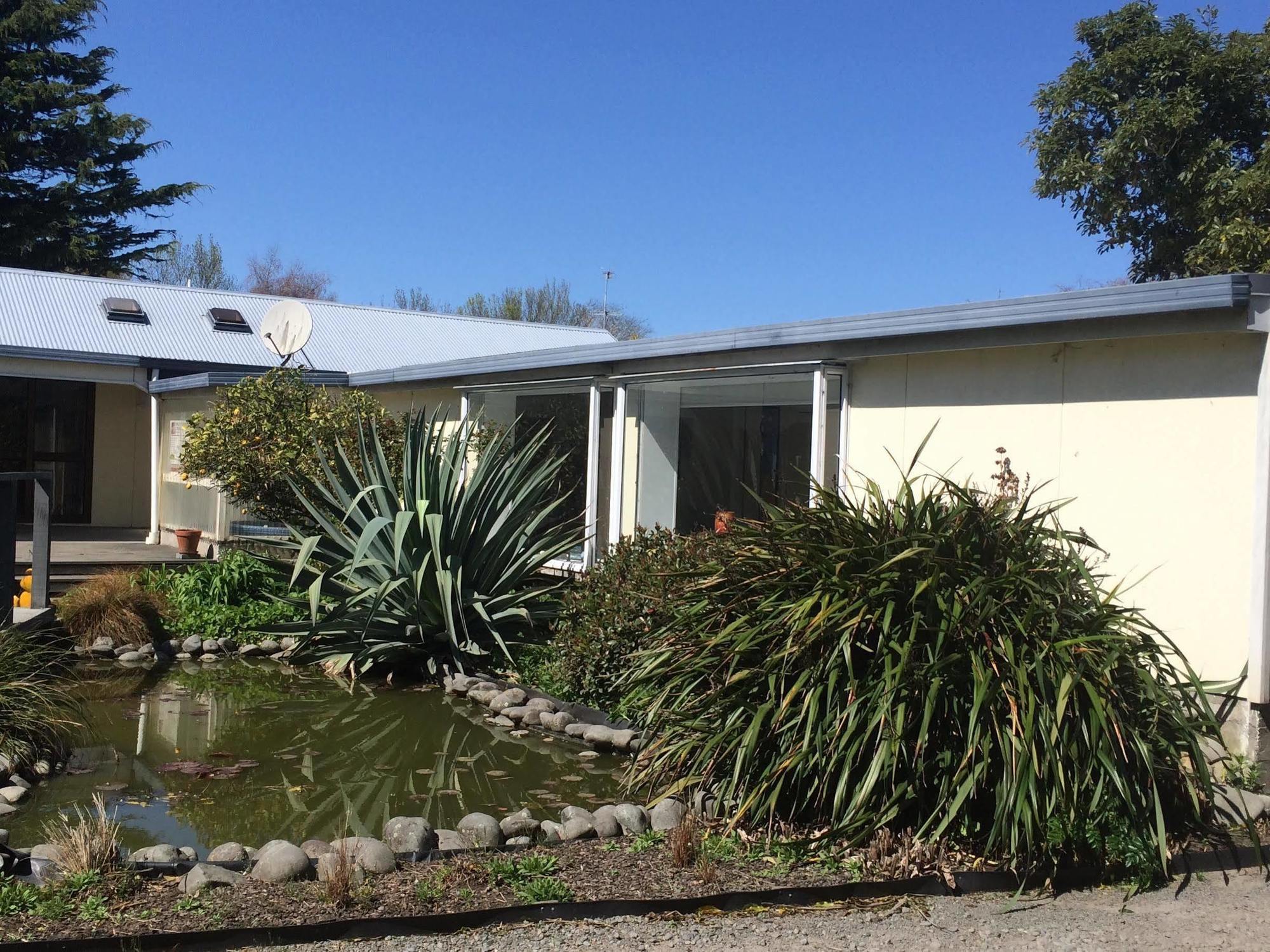 Bed and Breakfast Water Lily Garden Christchurch Esterno foto