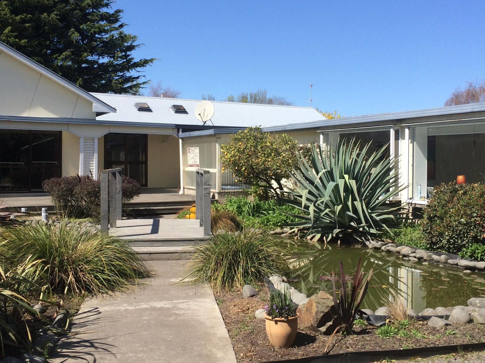 Bed and Breakfast Water Lily Garden Christchurch Esterno foto